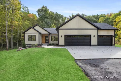 11020 Hidden Pond, Rockford, MI 49341