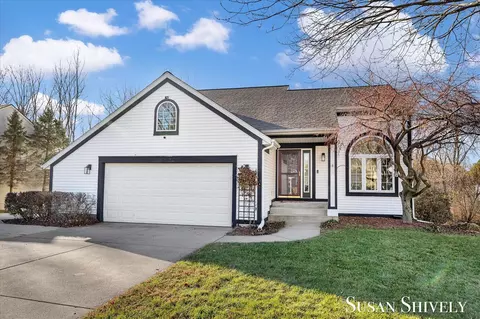 6903 Lake Blf, Comstock Park, MI 49321
