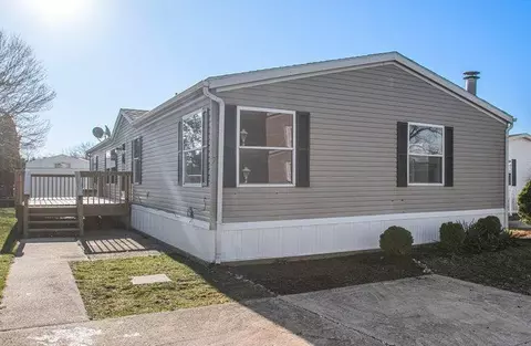 69205 Garver Lk #17, Edwardsburg, MI 49112