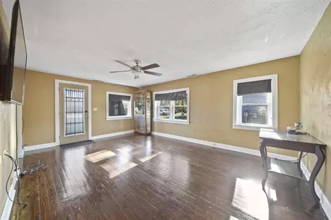 884 Bryant, Jackson, MI 49202 photo 9