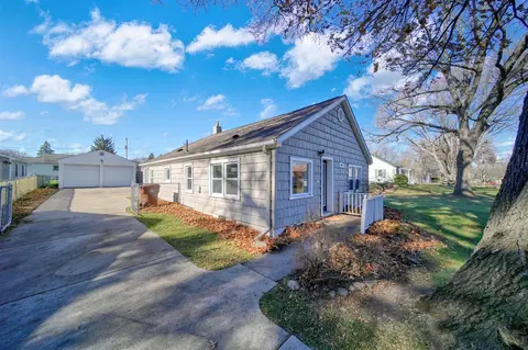 884 Bryant, Jackson, MI 49202 photo 3