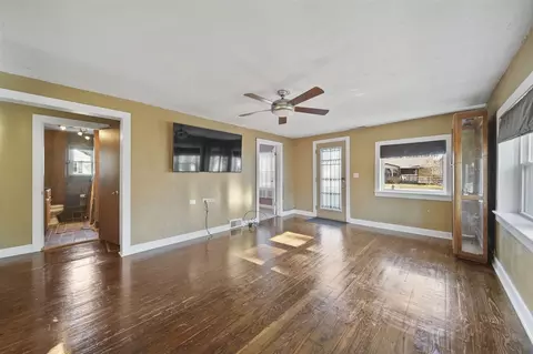 884 Bryant, Jackson, MI 49202 photo 7