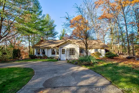 1882 Dillingham, Allegan, MI 49010