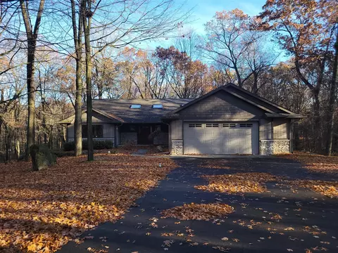 6070 Far Hls, Kalamazoo, MI 49009