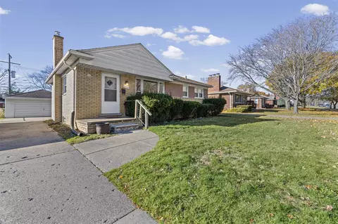 19720 Woodside, Harper Woods, MI 48225