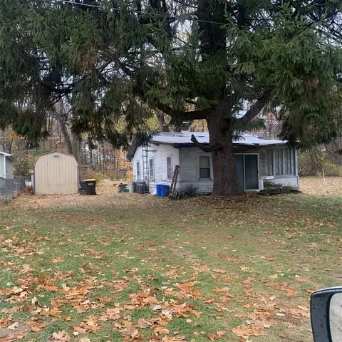 6054 Superior, Coloma, MI 49038