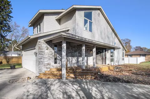28850 Fairlane, Dowagiac, MI 49047