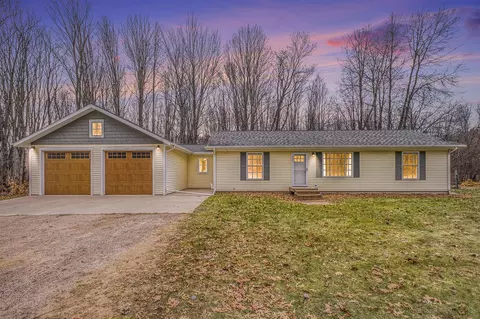 10610 Gold Lk, Belding, MI 48809