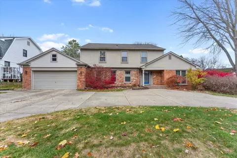 34006 Glouster, Farmington Hills, MI 48331