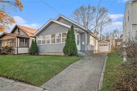 612 Woodridge, Grand Rapids, MI 49505