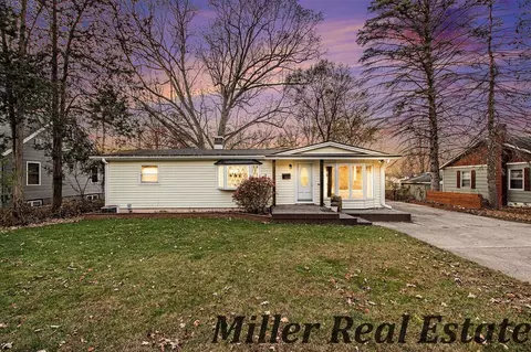 926 N Washington, Lowell, MI 49331
