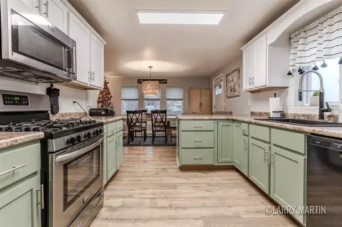Kitchen - 331 E Morrell, Otsego, MI 49078 photo 3 of 4