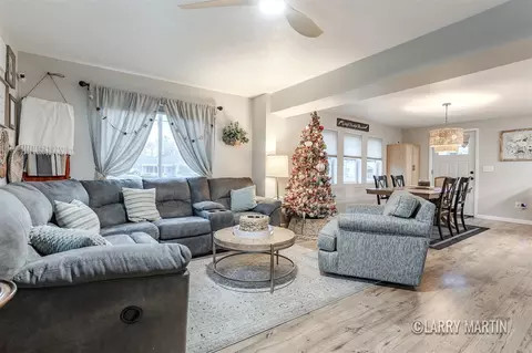 Living - 331 E Morrell, Otsego, MI 49078 photo 1 of 3