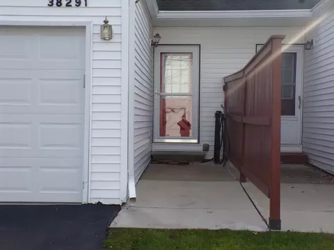 38291 Warner Farms #10, Westland, MI 48185