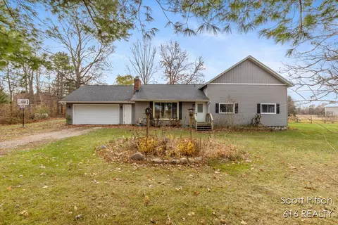 742 Miller, Plainwell, MI 49080