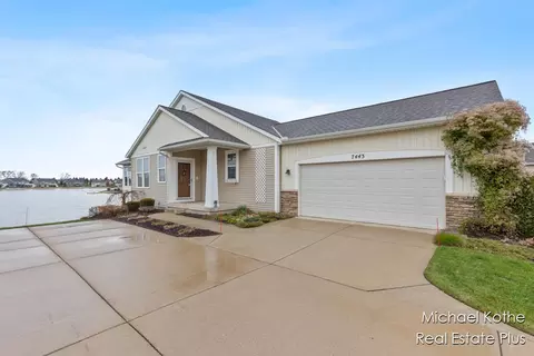 7443 Watermark #32, Allendale, MI 49401