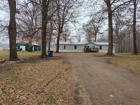 1233 Robinson, Quincy, MI 49082