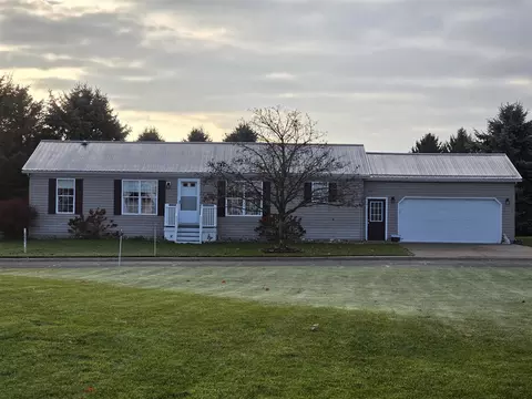 1302 Country Vw, Fremont, MI 49412