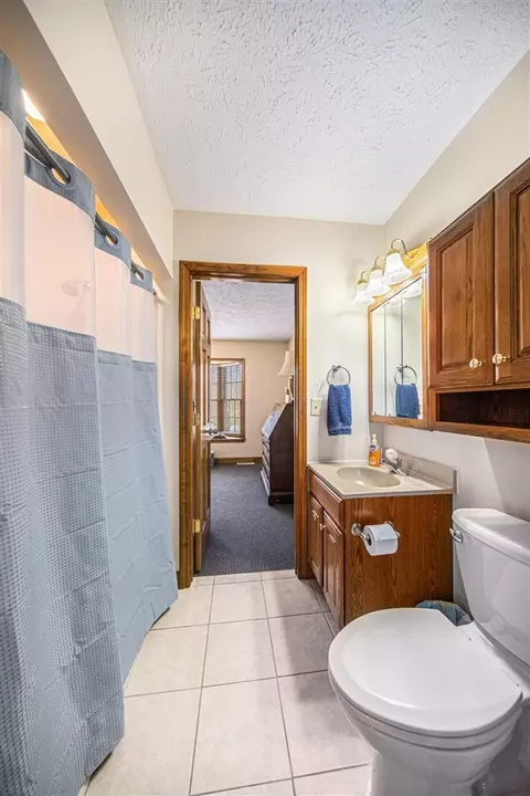 Bath - 5501 Donavon, Jackson, MI 49201 photo 2 of 2