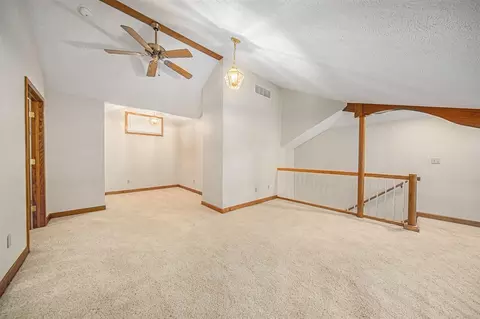 Living - 5501 Donavon, Jackson, MI 49201 photo 4 of 4