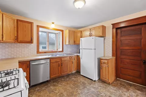 Kitchen - 416 Allis, Adrian, MI 49221 photo 2 of 2