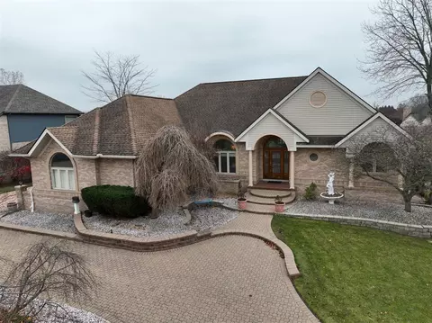48315 Wadebridge, Canton, MI 48187