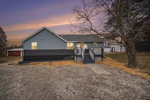 6465 N Adrian, Tecumseh, MI 49286