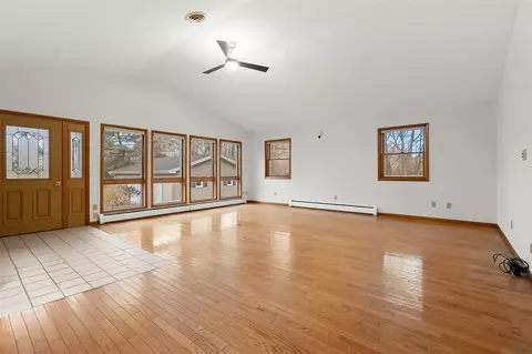 Living - 14086 Kane, Plainwell, MI 49080 photo 3 of 13
