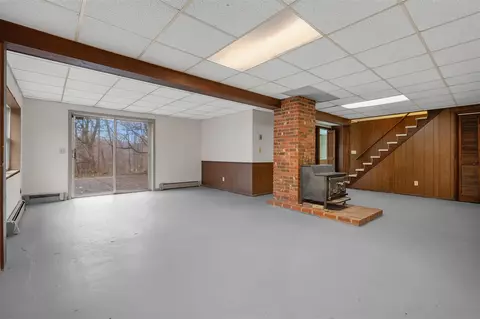 Living - 14086 Kane, Plainwell, MI 49080 photo 10 of 13