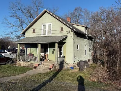 425 E Chicago, Jonesville, MI 49250