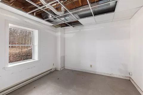 Bedroom - 12250 Trinkle, Dexter, MI 48130 photo 8 of 8
