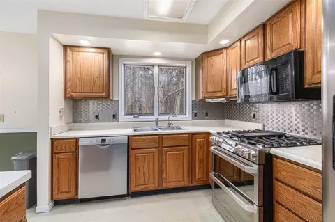 Kitchen - 12250 Trinkle, Dexter, MI 48130 photo 3 of 3