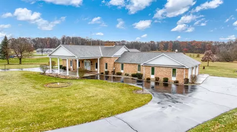1111 N Lake Pleasant, Hillsdale, MI 49242