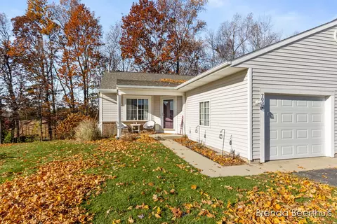 7091 W Cannon Pl #9, Rockford, MI 49341