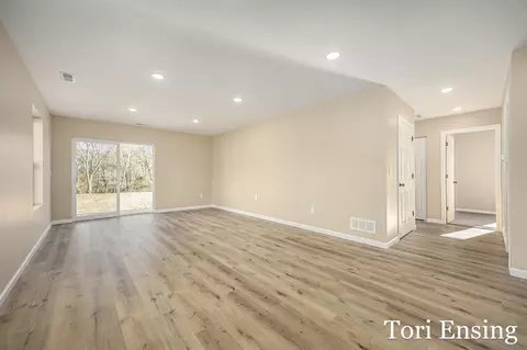 Living - 908 Moulton, Belding, MI 48809 photo 2 of 2