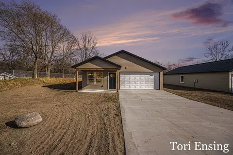 Exterior - 908 Moulton, Belding, MI 48809 photo 1 of 3