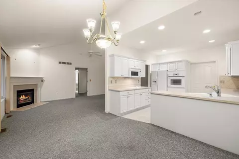 Living - 52559 Sable, Macomb, MI 48042 photo 6 of 6