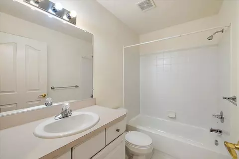 Bath - 52559 Sable, Macomb, MI 48042 photo 1 of 6