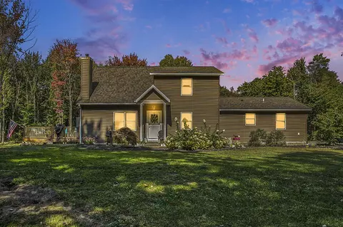 4529 S Hilton Park, Fruitport, MI 49415