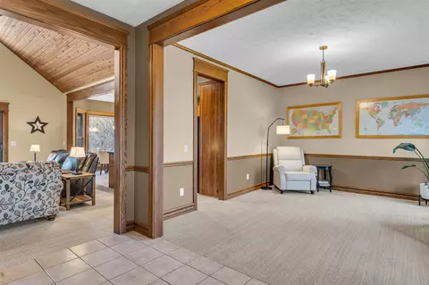 Entry Way - 6550 Maple Dl, Jackson, MI 49201 photo 4 of 5