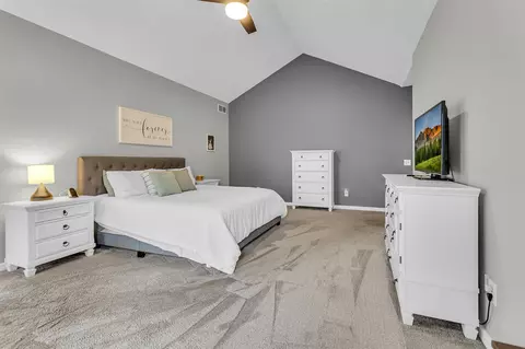 Bedroom - 6550 Maple Dl, Jackson, MI 49201 photo 2 of 7