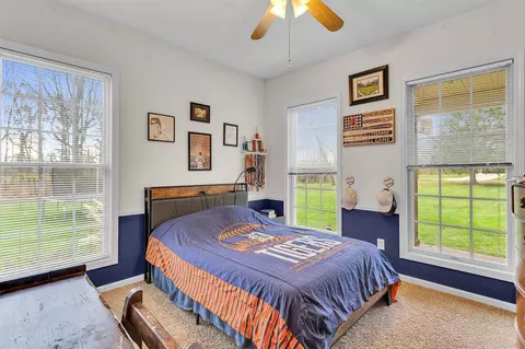 Bedroom - 6550 Maple Dl, Jackson, MI 49201 photo 6 of 7