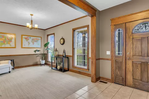 Entry Way - 6550 Maple Dl, Jackson, MI 49201 photo 2 of 5