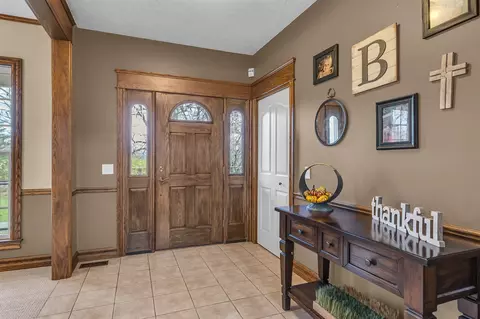 Entry Way - 6550 Maple Dl, Jackson, MI 49201 photo 1 of 5
