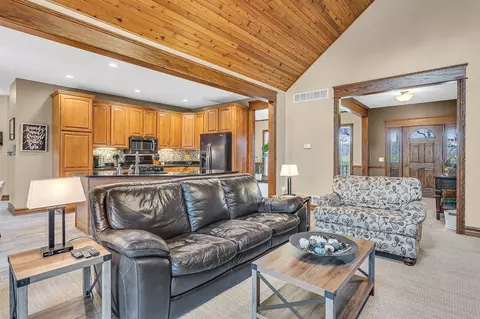 Living - 6550 Maple Dl, Jackson, MI 49201 photo 1 of 1