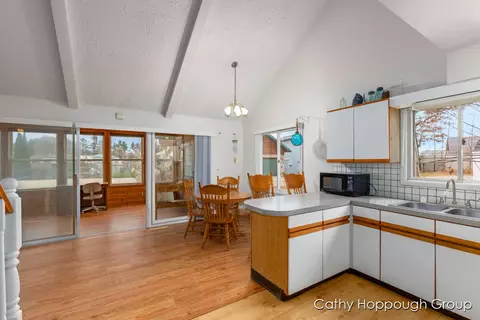 1401 White Birch, Stanton, MI 48888 photo 9