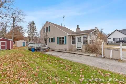 1401 White Birch, Stanton, MI 48888 photo 3