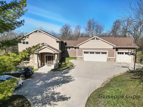4899 8th, Grandville, MI 49418