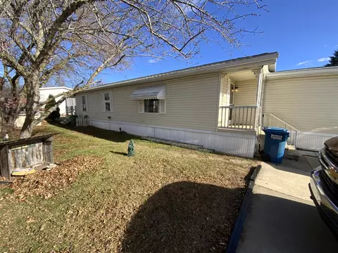 Exterior - 3286 Braeburn, Jackson, MI 49201 photo 3 of 4