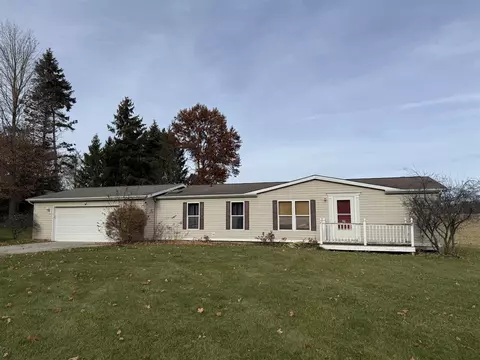 10894 W Grand Riv, Lowell, MI 49331